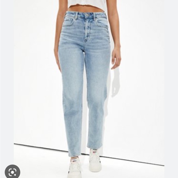 American Eagle Outfitters Denim - American Eagle High Rise Mom Jeans 4S